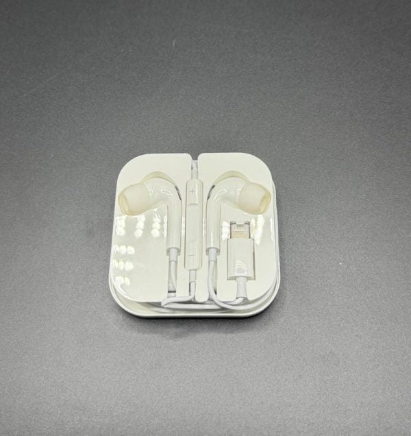 Apple Ear Headphones Wired Earphone For Iphone Microphone Ear Phone – Hands-free | Handsfree For Mobile Phone – Without Box – Random Color